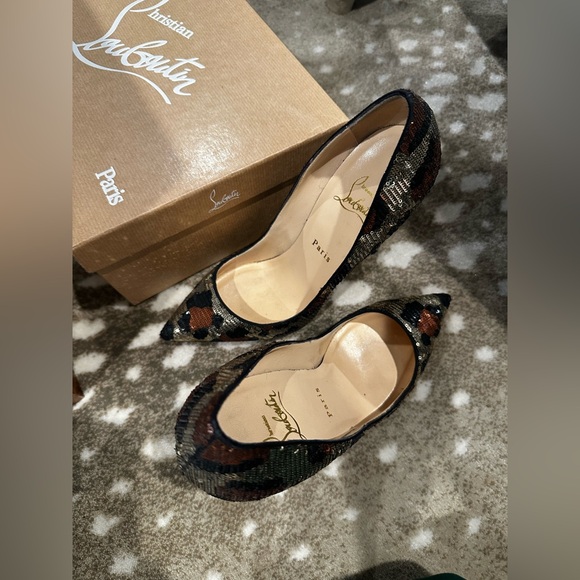 Christian Loubition Sequins Cheetah Pumps. Size 38 - Picture 6 of 13